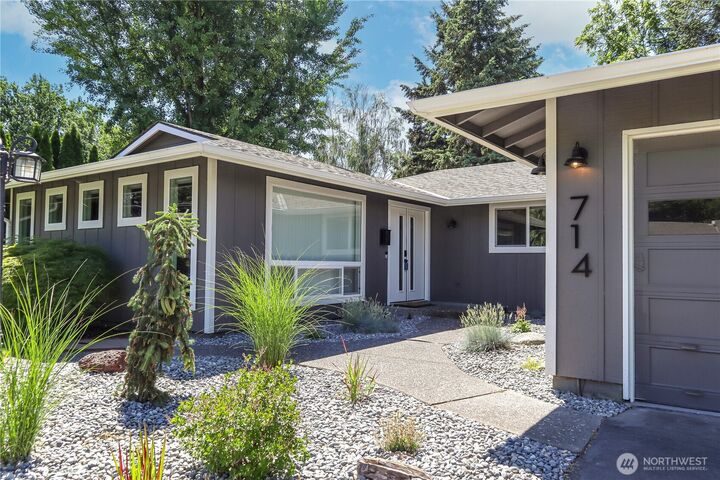 Property Photo:  714  Liberty Place  WA 99362 