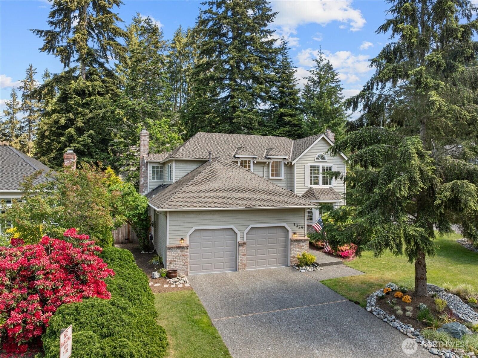 Property Photo:  1329  141st Street SE  WA 98012 