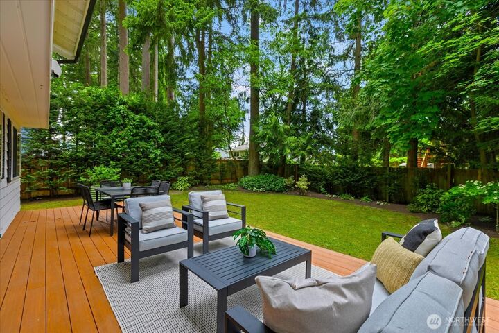 Property Photo:  5625  152nd Street SW  WA 98026 