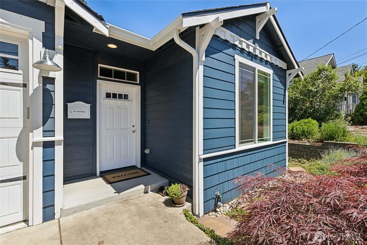 Property Photo: 1212 9th Avenue SE WA 98501