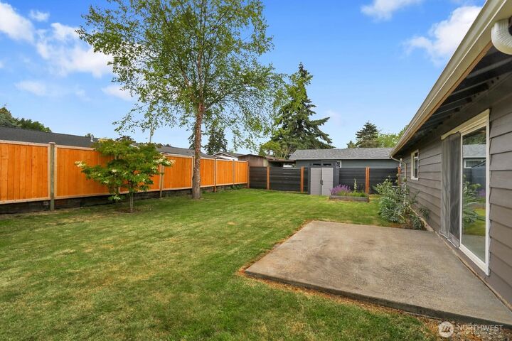 Property Photo: 24415 14th Avenue S WA 98198