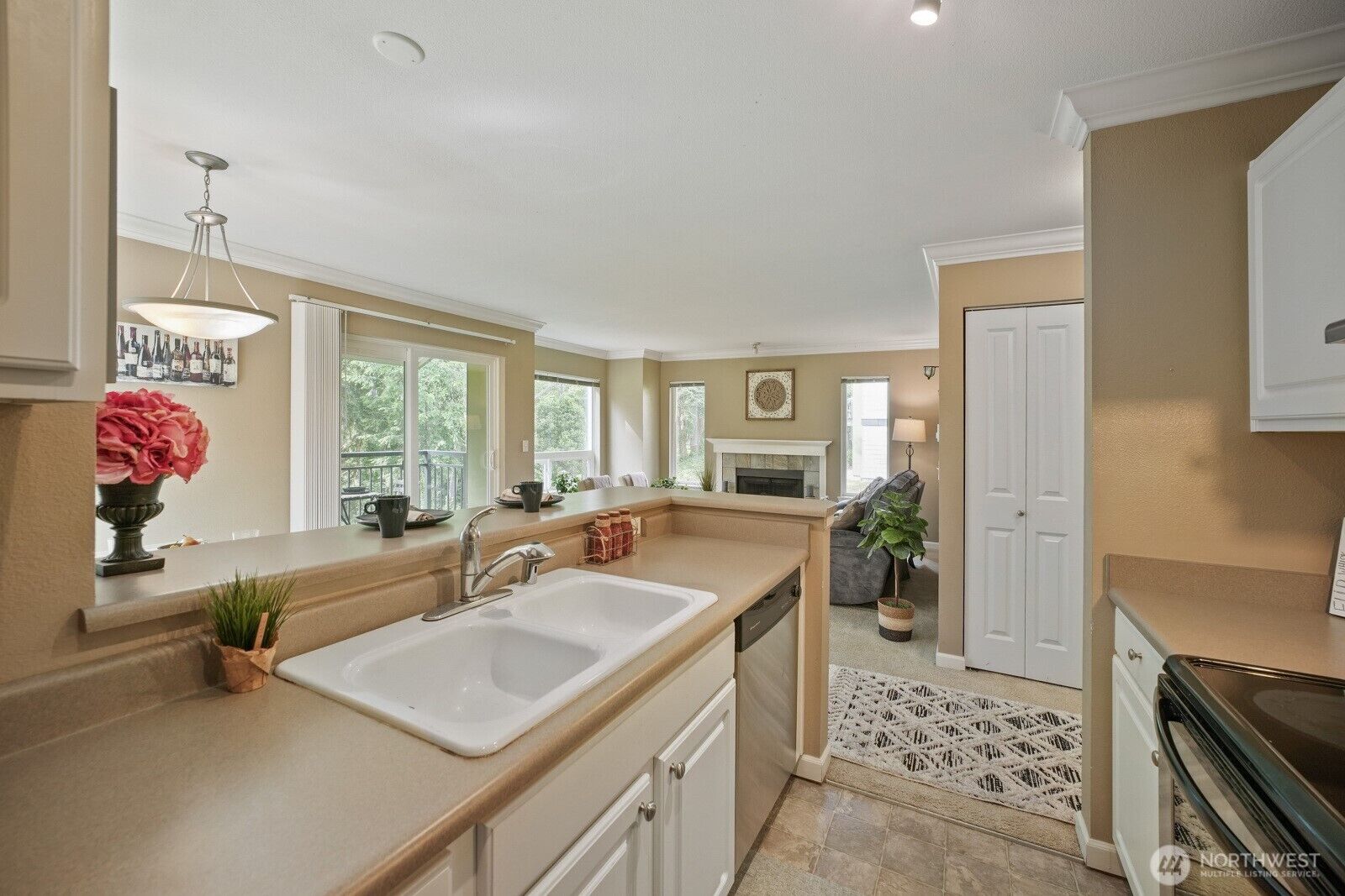 Property Photo:  31500  33rd Place SW C204  WA 98023 
