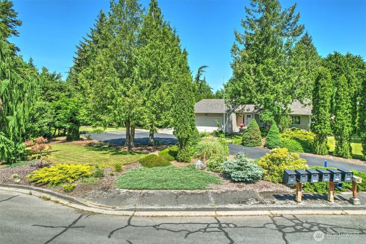 Property Photo:  4013  Creek Place  WA 98273 
