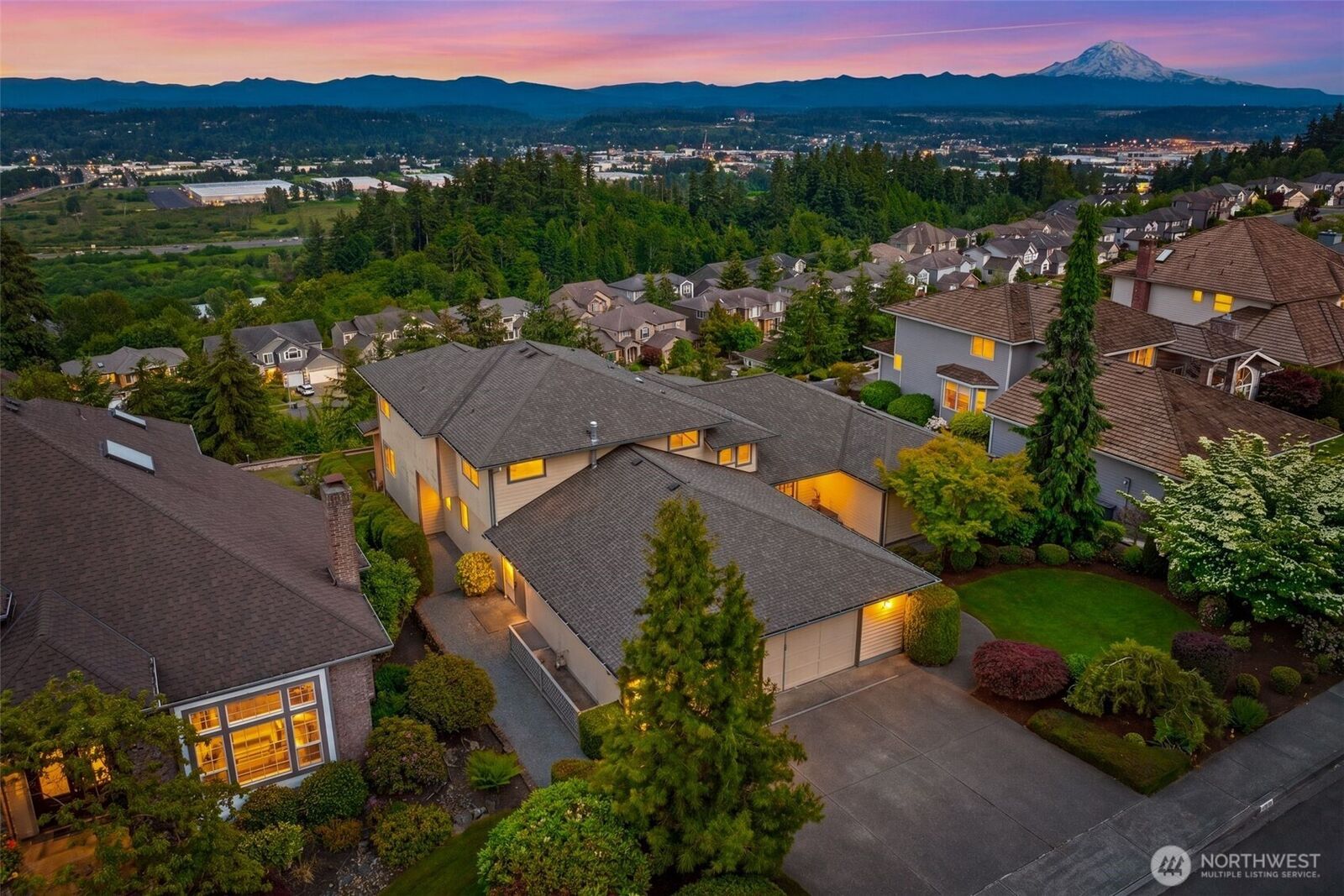 Property Photo:  1312  W Street NW  WA 98001 