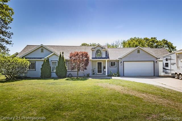 Property Photo:  3251 Mann Road  MI 48346 