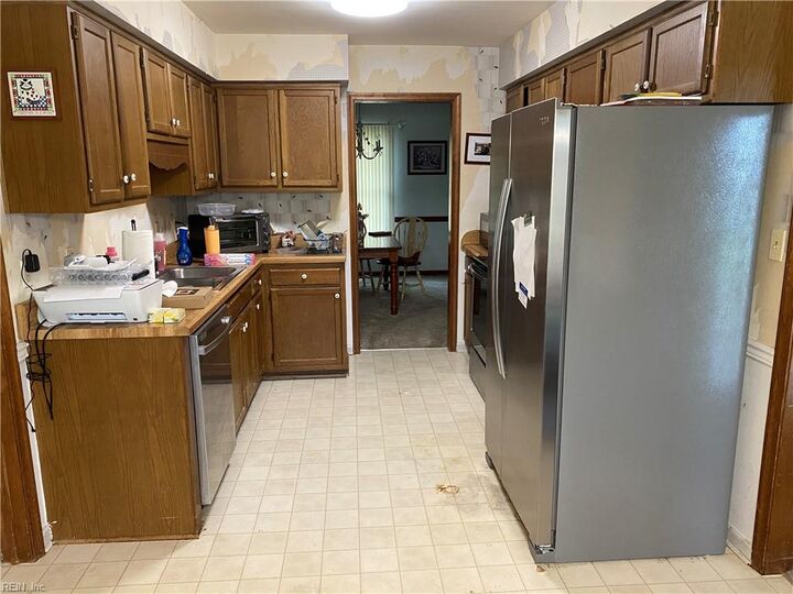 Property Photo:  1124 Lowland Cottage Ln  VA 23454 