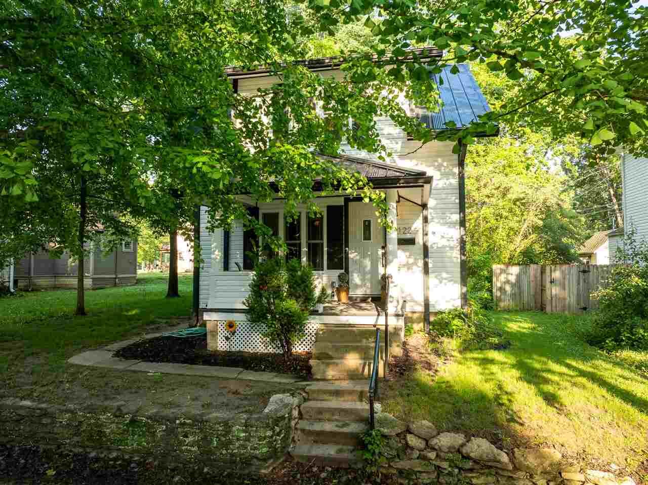 Property Photo:  122 SW 7th Street  IN 47374 