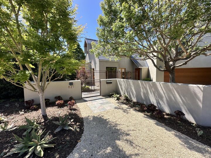 Property Photo:  825 Woodland Avenue  CA 94025 
