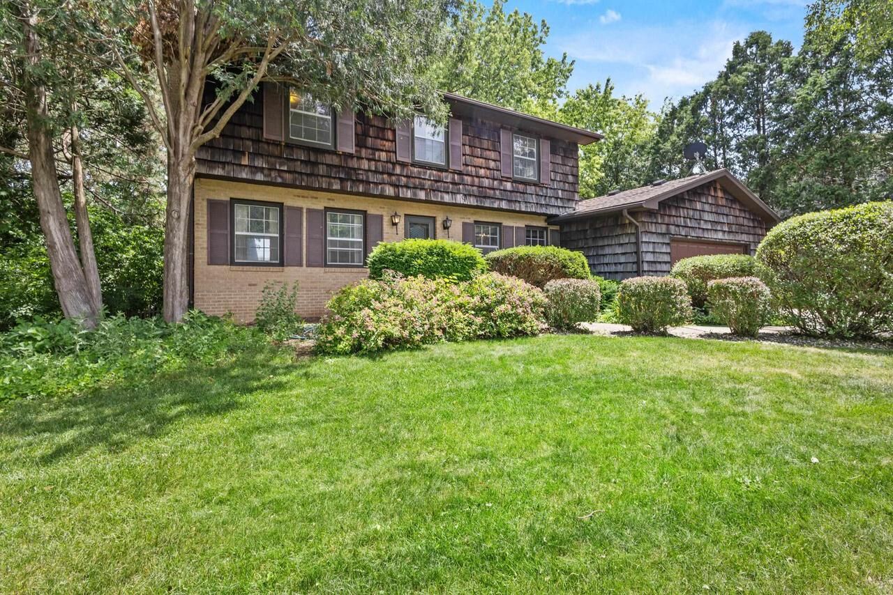 Property Photo:  2403 Maywood Circle  WI 53562 