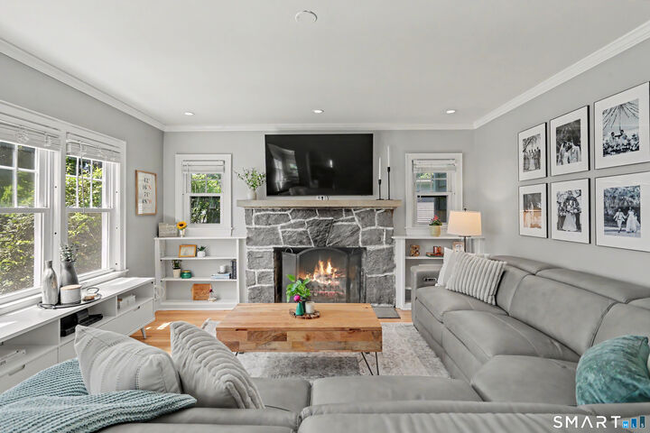 Property Photo:  23 Brewster Place  CT 06611 