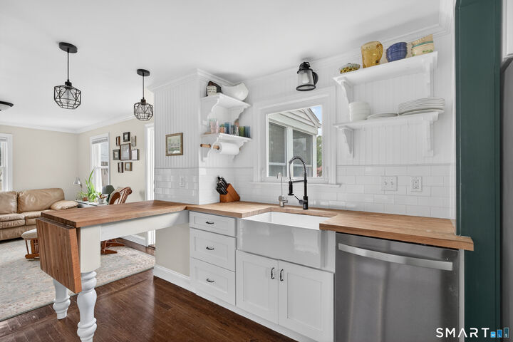 Property Photo: 33 Sinclair Street CT 06095