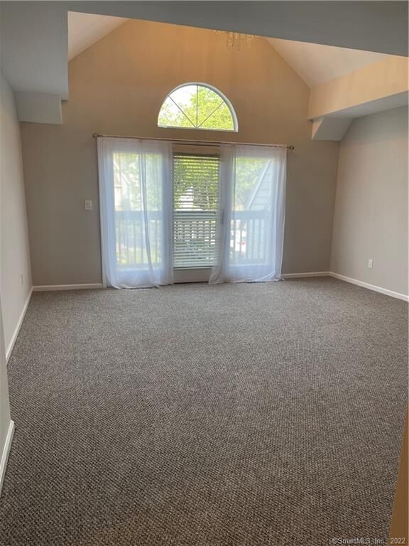 Property Photo:  16 Hawley Glen 16  CT 06614 