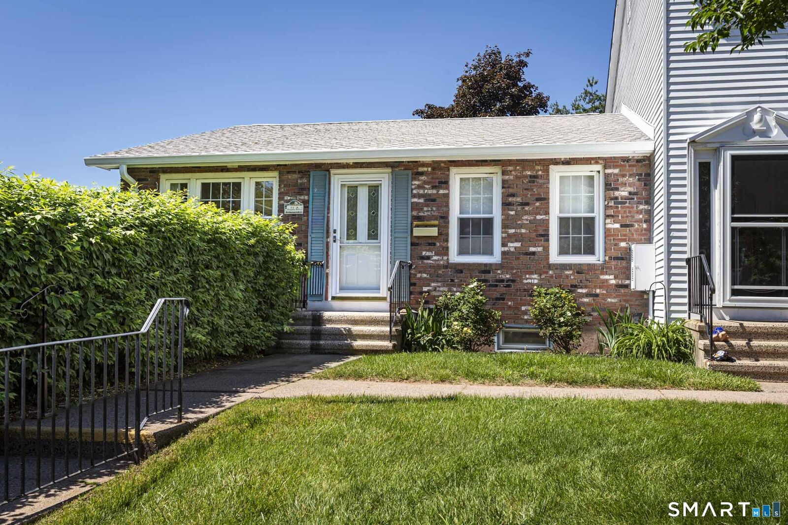 Property Photo:  27 Esquire Drive A  CT 06042 
