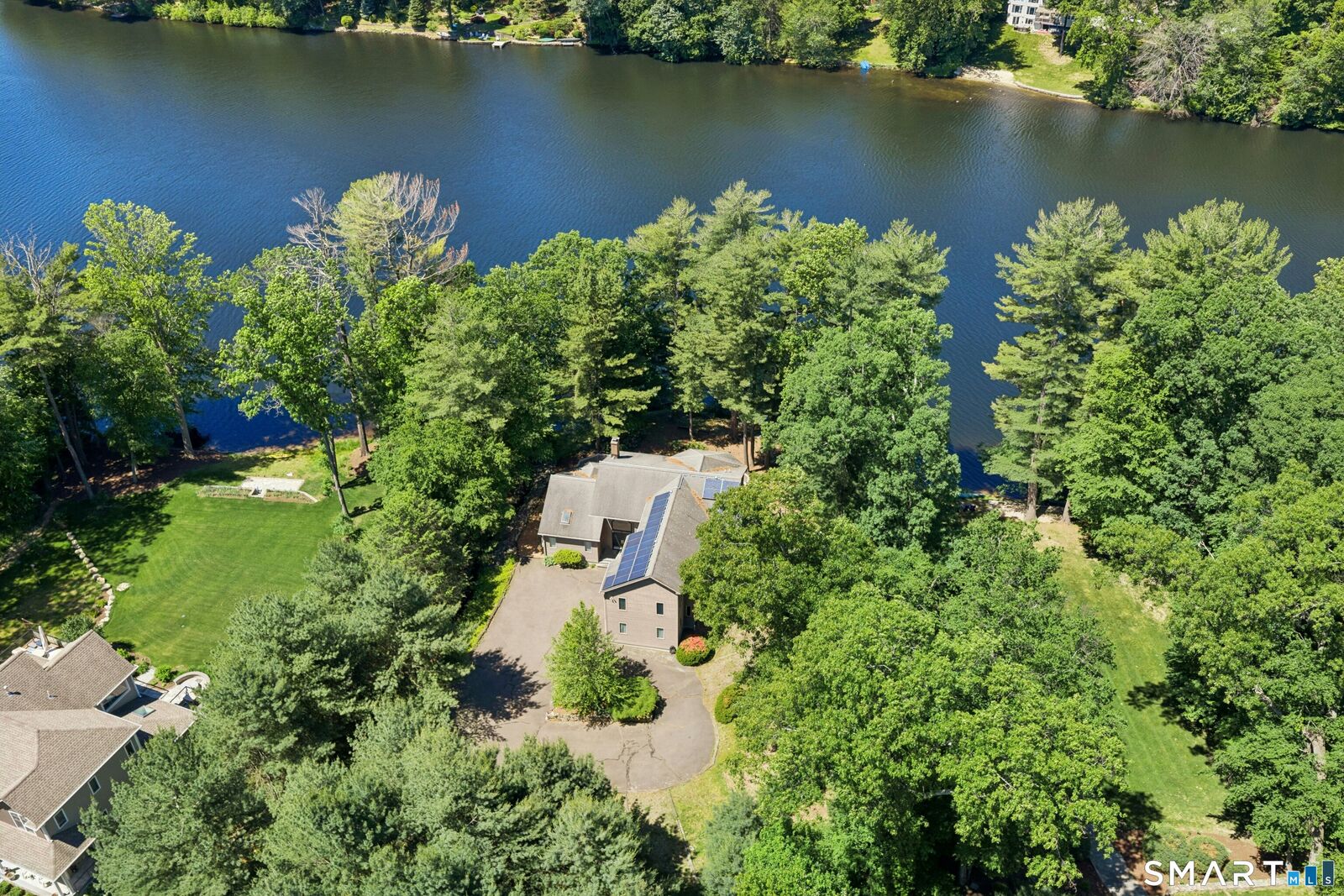 Property Photo:  141 Canoe Brook Road  CT 06611 
