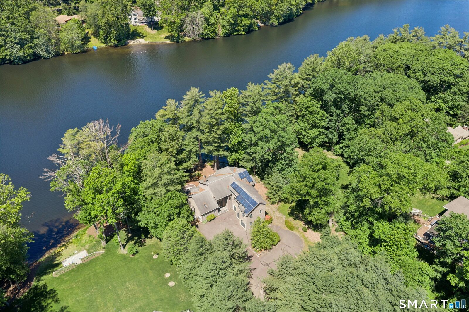 Property Photo:  141 Canoe Brook Road  CT 06611 