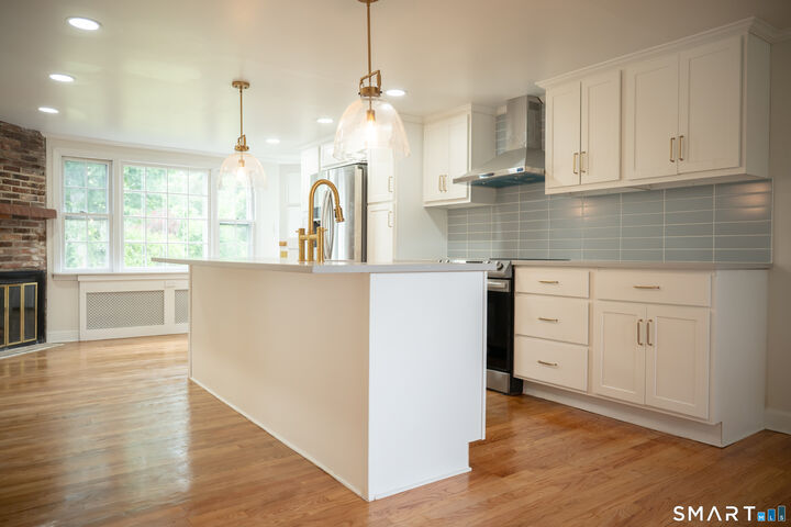 Property Photo:  249 Ridge Road  CT 06109 