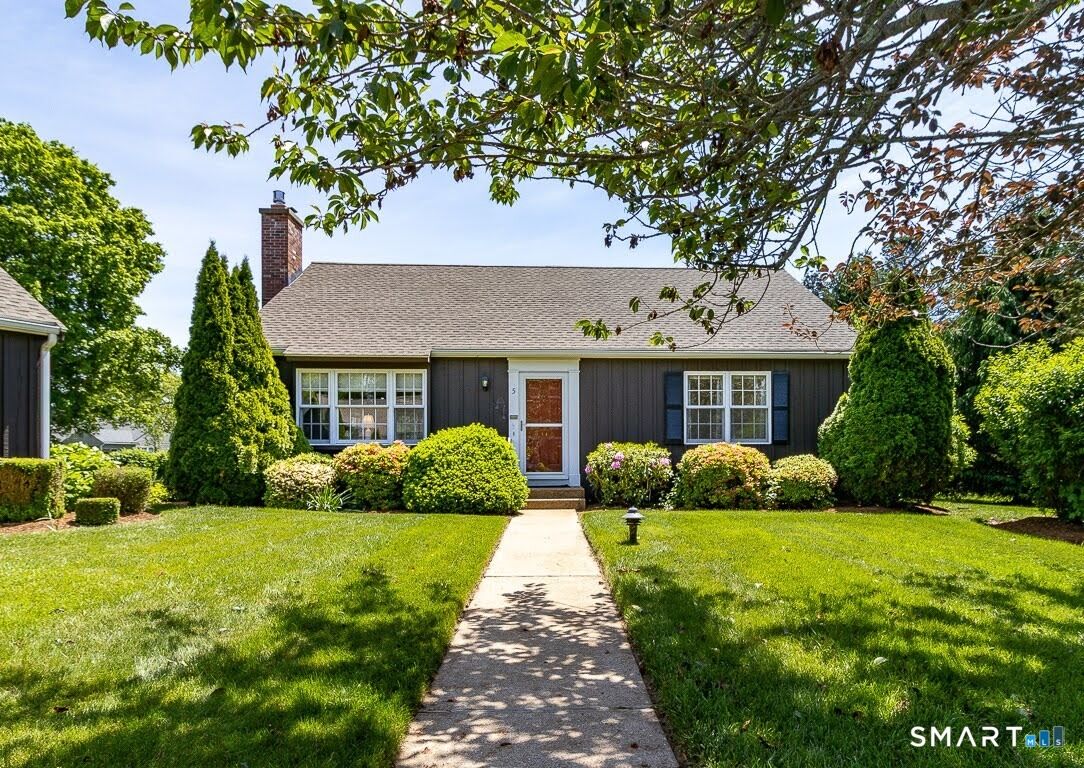 Property Photo:  5 Thelbridge Street 5  CT 06443 