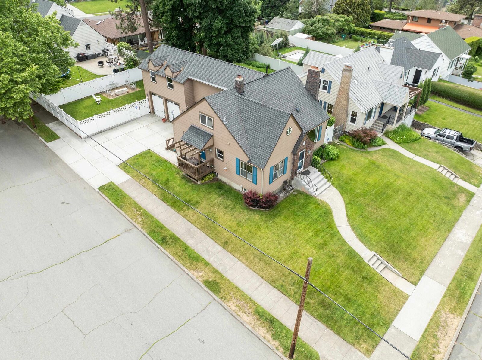 Property Photo: 1103 W 27th Ave WA 99203