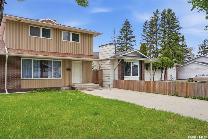 Property Photo:  68 Carleton Drive  SK S7H 3N6 