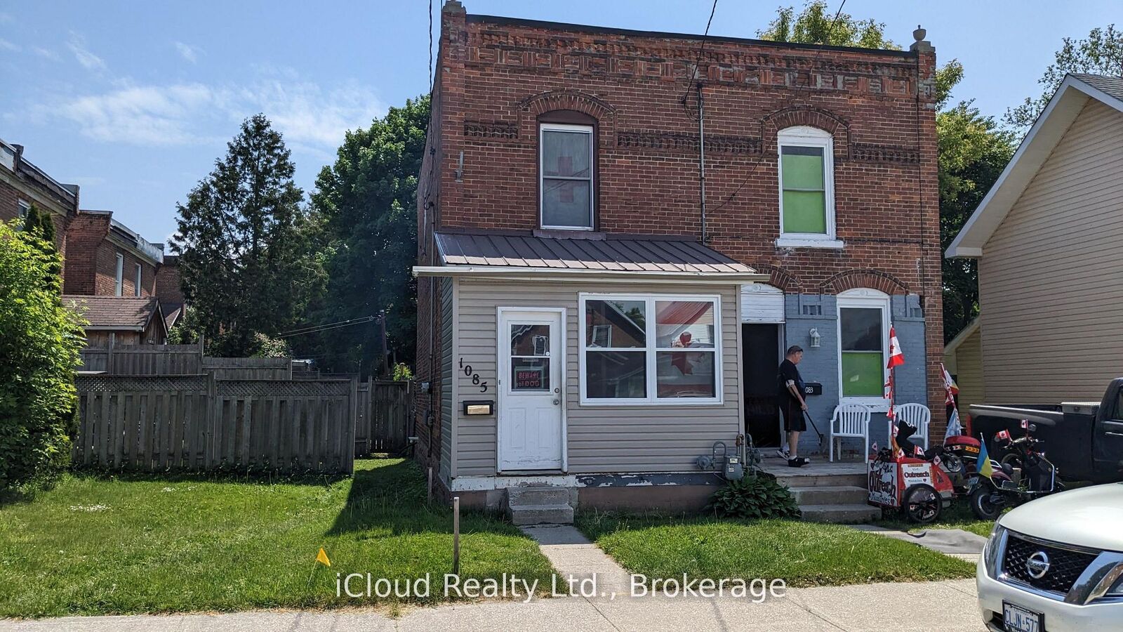 Property Photo: 1085 3rd A Avenue E ON N4K 2L1