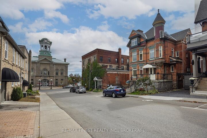 Property Photo: 10 Victoria Avenue ON K6V 2B1