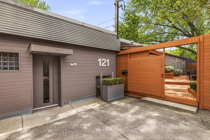 121 Logan Avenue — photo 1
