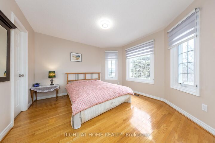 Property Photo: 27 Addison Street ON L4C 9N1