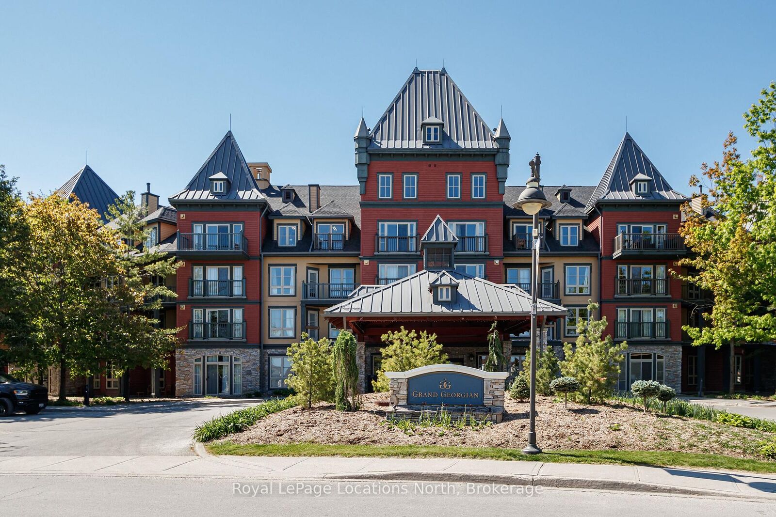 Property Photo: 156 Jozo Weider Boulevard 353 ON L9Y 0V2