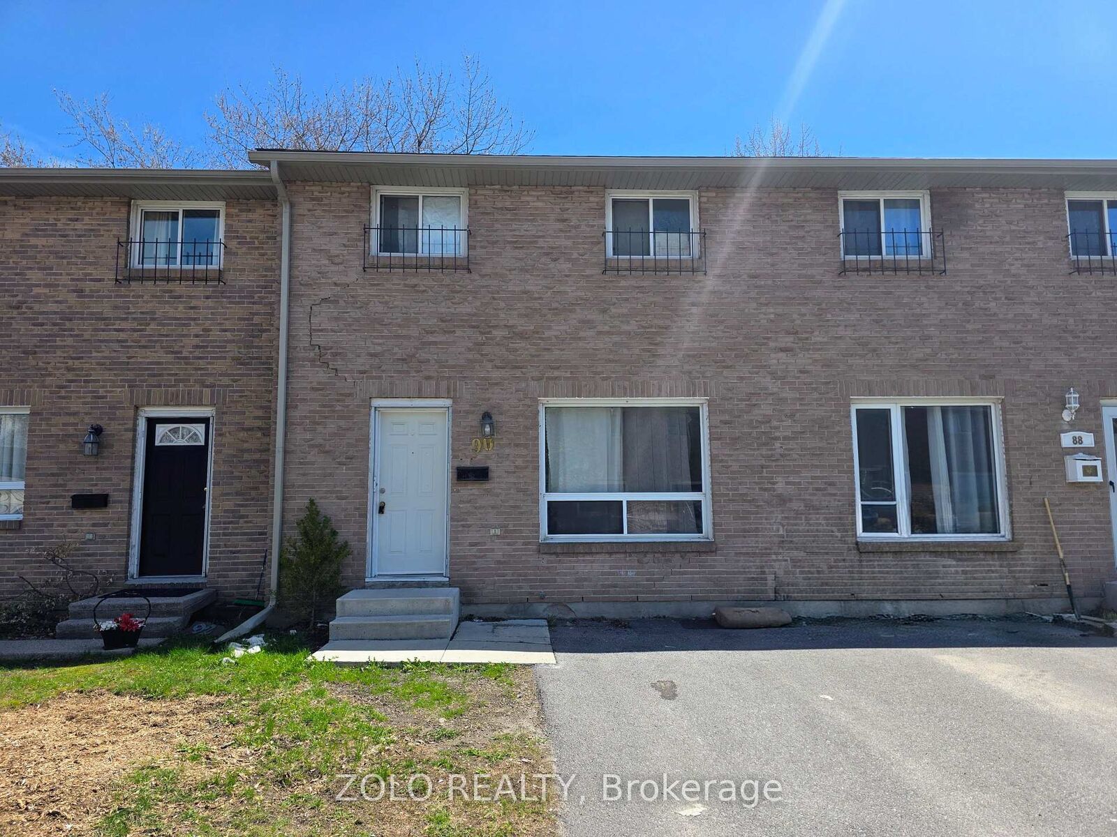Property Photo: 90 Rosemund Crescent 35 ON K7M 6Z4