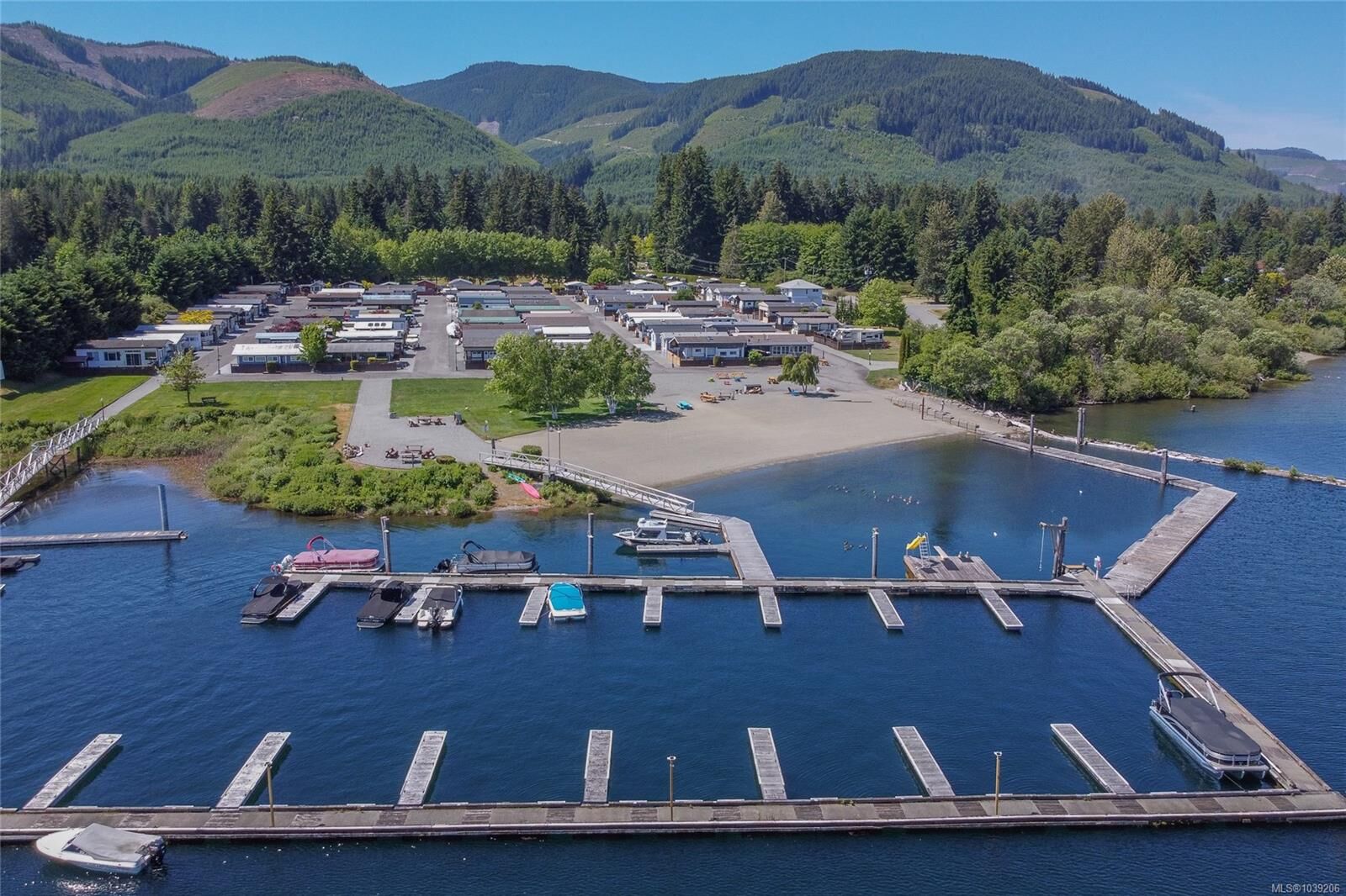 Property Photo: 6855 Park Ave #6 BC V0R 1G0