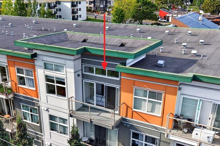 Property Photo: 1550 Church Ave #403 BC V8P 2H1
