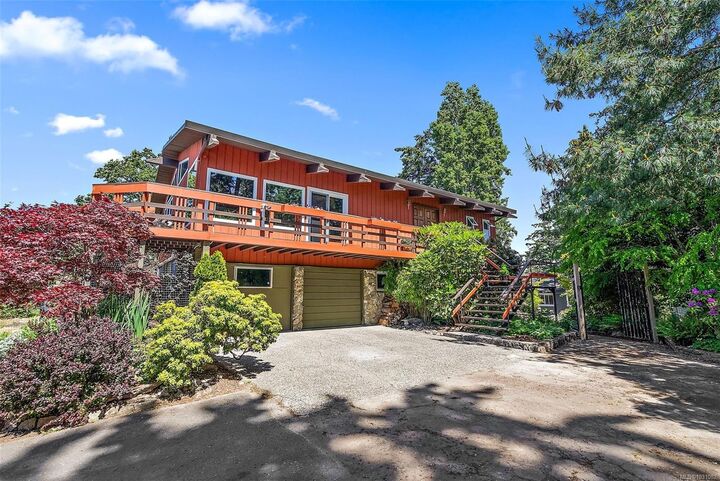 Property Photo:  1413 Beatty St  BC V9A 5L5 