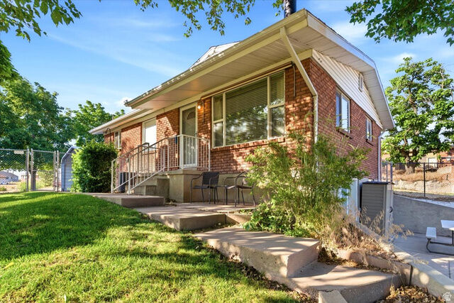 Property Photo:  380 E 300 N  UT 84015 