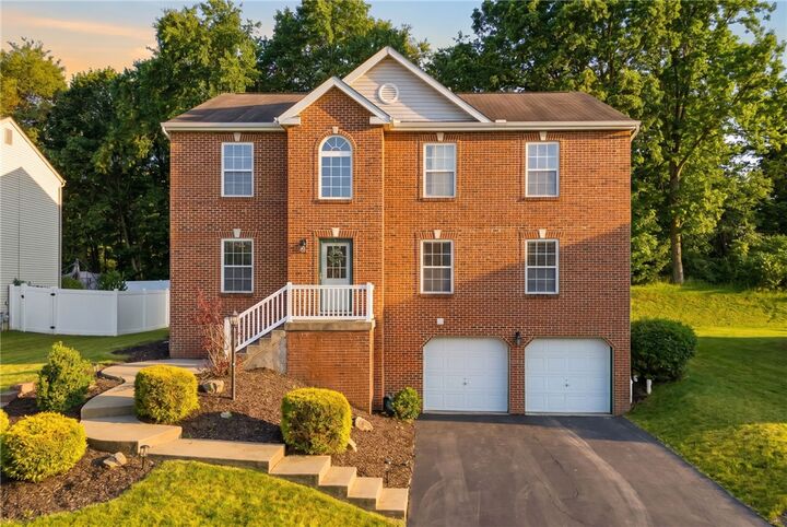 Property Photo:  222 Macduff Ct  PA 15044 