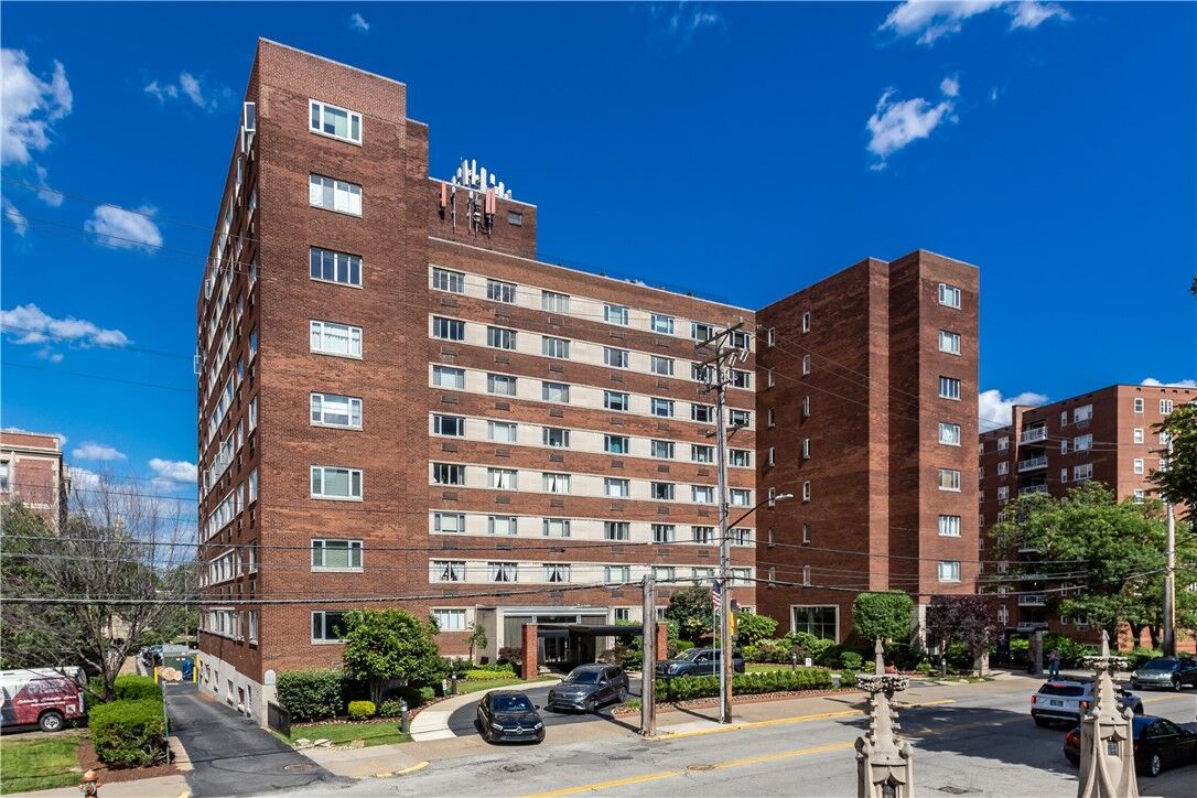 Property Photo:  128 N Craig 416  PA 15213 