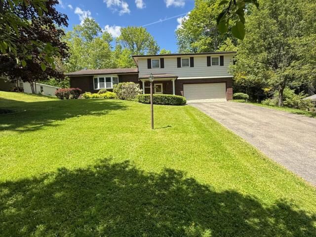 Property Photo:  6 Woodlawn Drive  PA 16365 