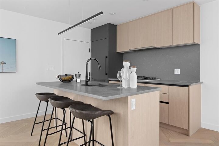 Property Photo: 6768 Oak Street 3 BC V6P 0L2