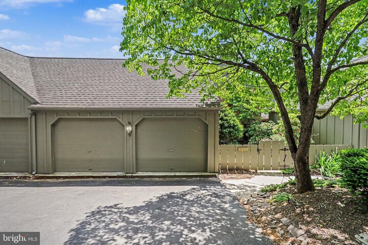 Property Photo:  1207 Galway Court  PA 17036 