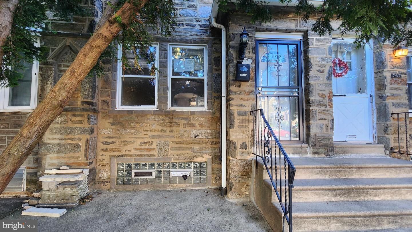 Property Photo:  3411 Chippendale Avenue  PA 19136 