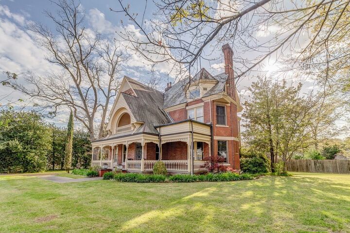 Property Photo: 622 Thornton Avenue GA 30720