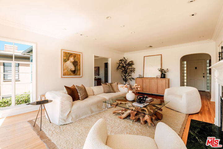 Property Photo: 1953 Rockford Rd CA 90039