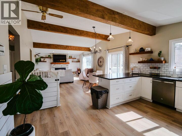 Property Photo:  120 Lindsay Street  BC V2J 3E3 