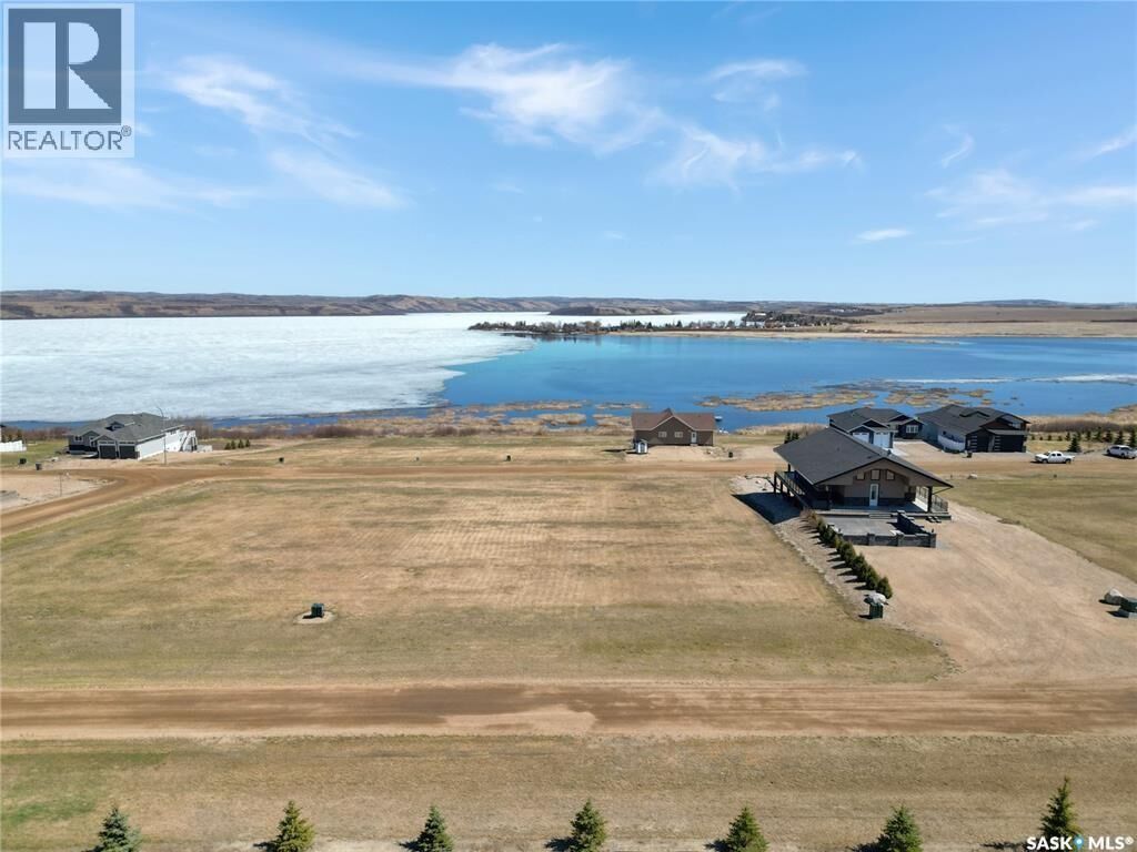 Property Photo:  51 Sunrise Street N  SK S0M 1X0 