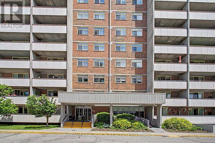 Property Photo:  40 William Roe Boulevard 1011  ON L3Y 5N7 