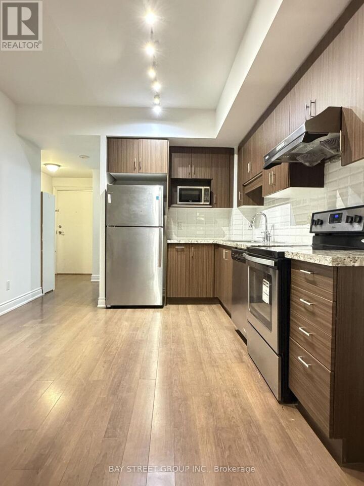 Property Photo:  38 Cedarland Drive 601  ON L6G 0G7 