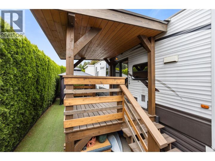 Property Photo:  415 Commonwealth Road 197  BC V4V 1P4 