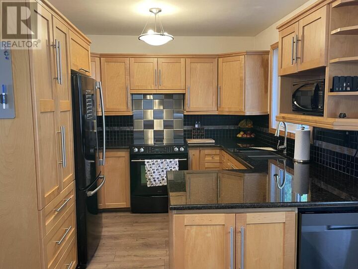 Property Photo:  12 Ingall Drive  ON P8N 3B7 
