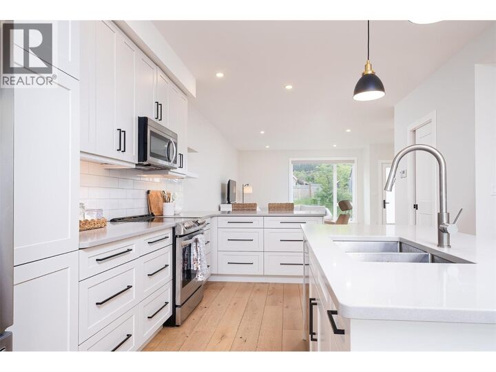 Property Photo: 2452 Washington Street 4 BC V0G 1Y0