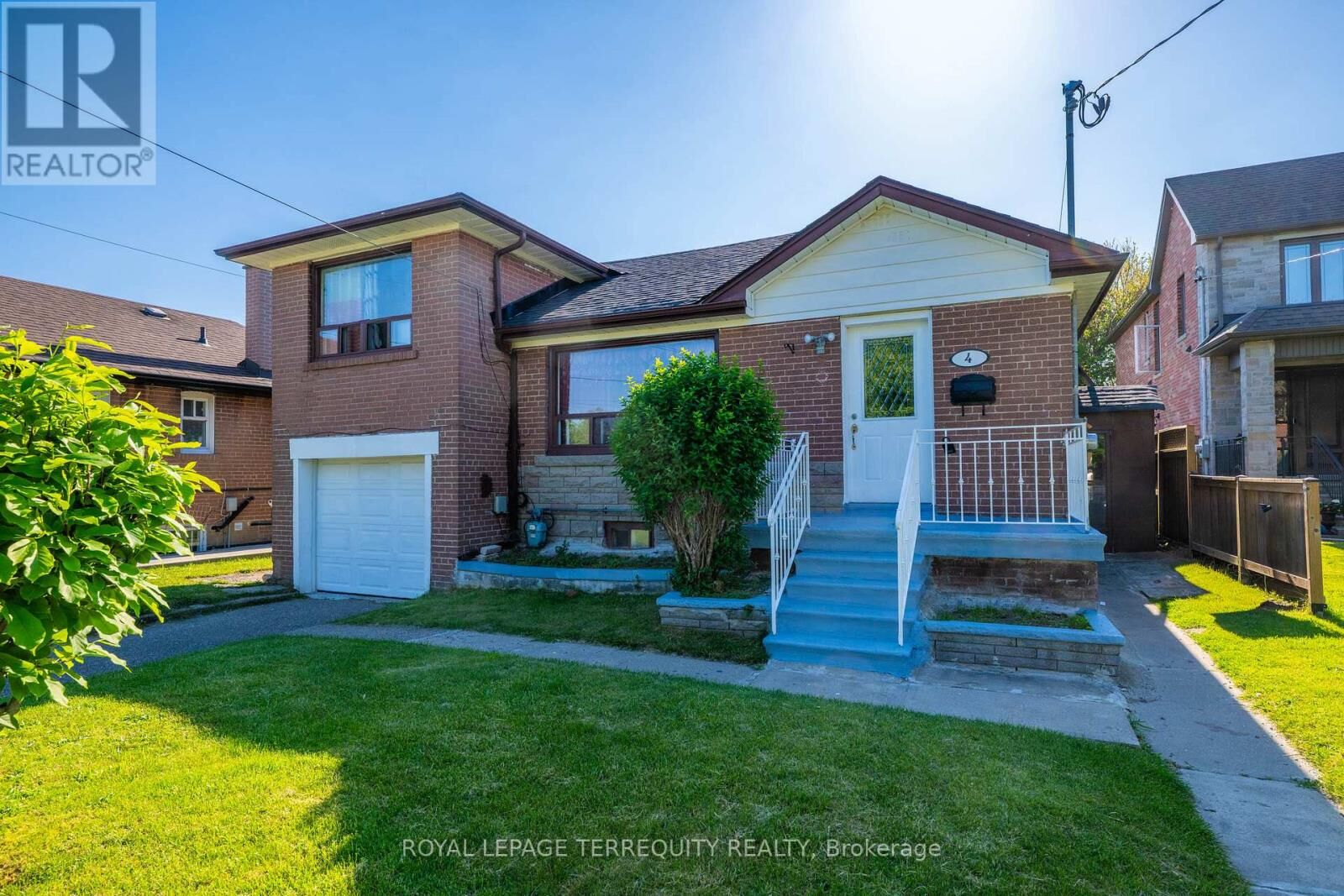 Property Photo:  4 Harris Park Drive  ON M1L 2Z9 