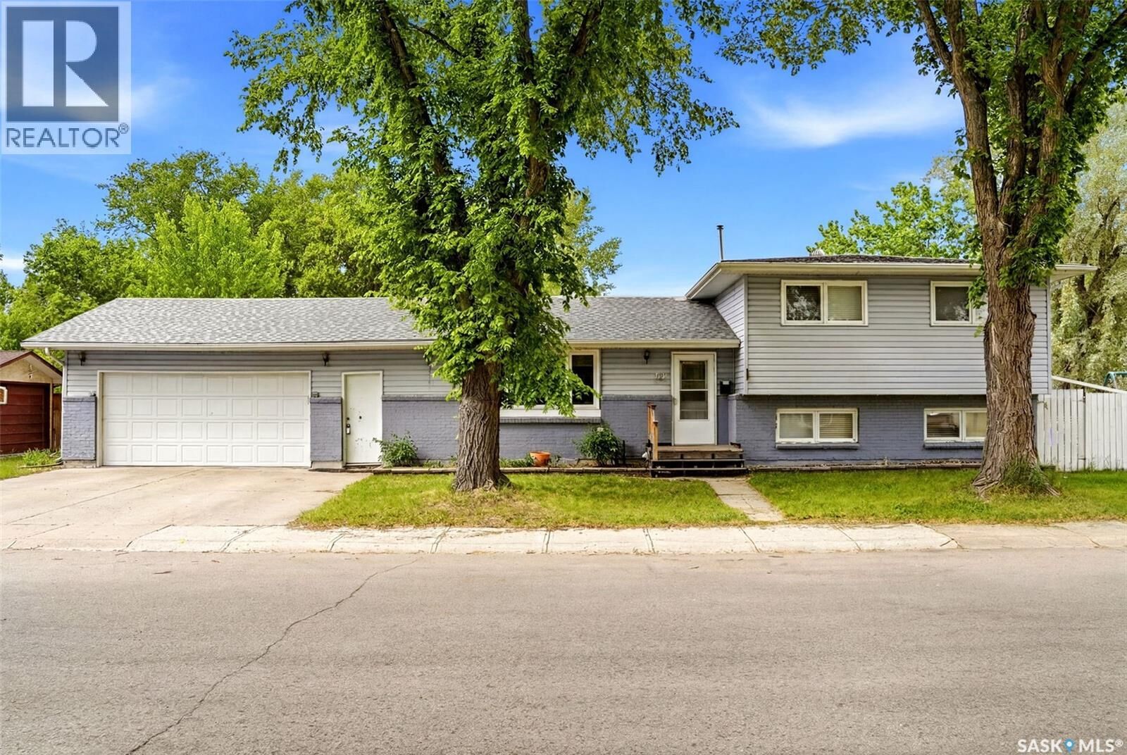 Property Photo:  14 Wheeler Crescent  SK S4R 6H5 
